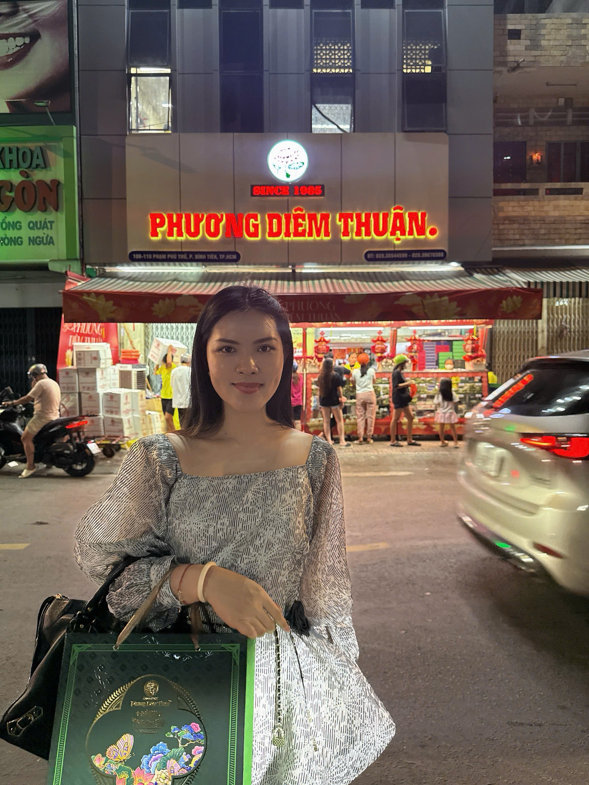Bánh Trung Thu Phương Diêm Thuận 2026: Quà Tặng Đẳng Cấp Cho Khách VIP Tại Rượu Ngoại Sài Gòn
