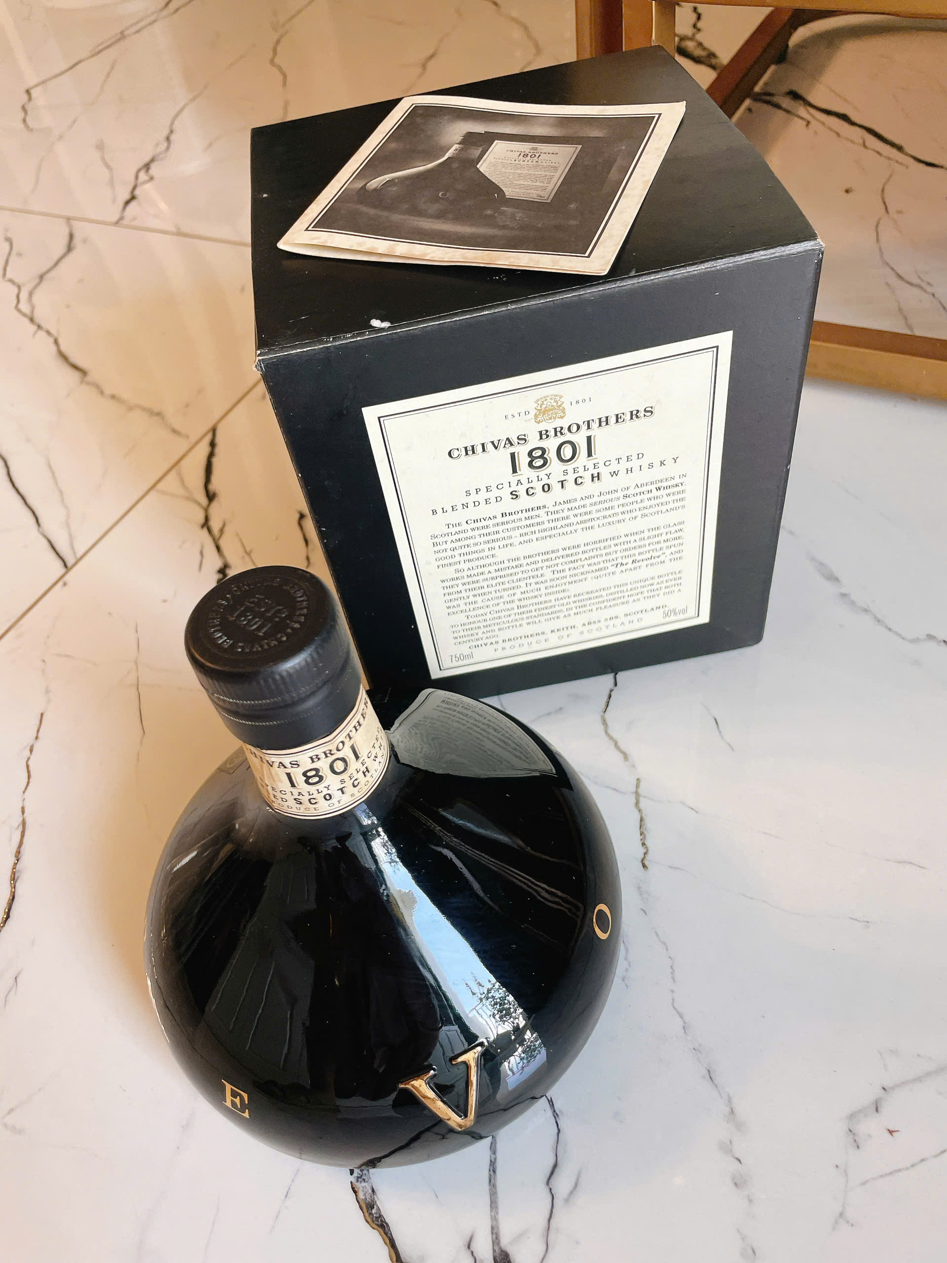 Chivas Revolve 1801 (Chivas Đĩa Bay)