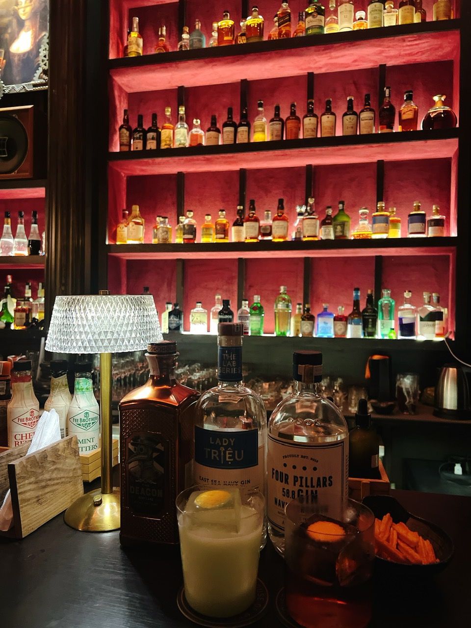 Khám Phá House Of Merlin - Cocktail Bar & Eatery: Điểm Đến Hoàn Hảo Cho Người Yêu Thích Ẩm Thực Và Đồ Uống