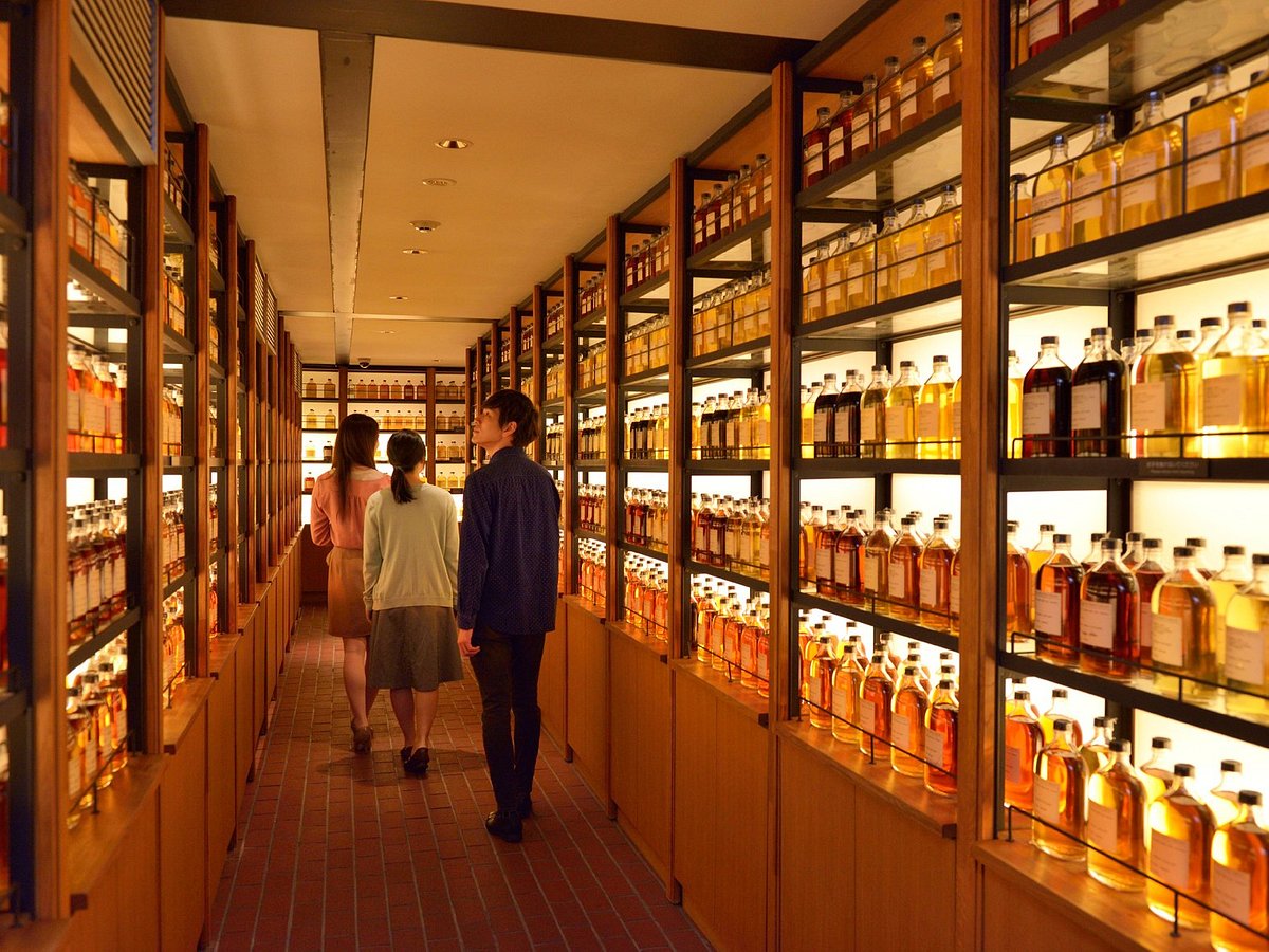 Yamazaki Distillery: Nơi tạo nên hương vị độc đáo của whisky Nhật Bản